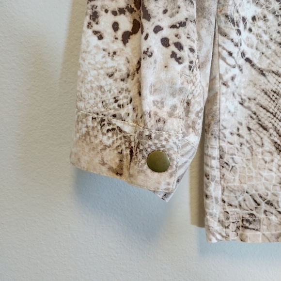 Chico's Reptile Print Mandarin Collar Casual Jacket Sz M - Picture 6 of 7